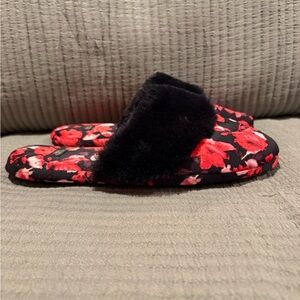 Victoria's Secret Signature Satin Slippers women’s M
